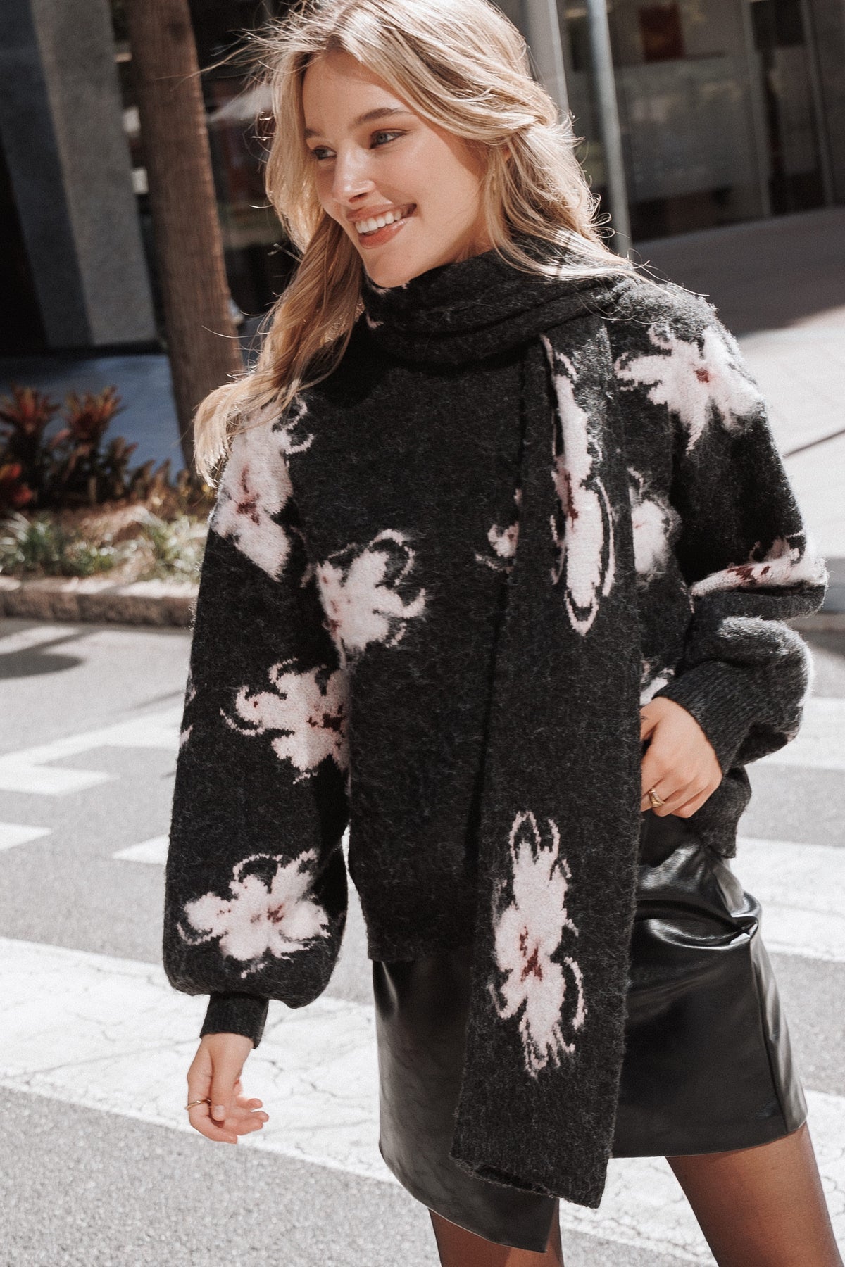 KNITWEAR Garetta Scarf Sweater - Charcoal Pink Floral