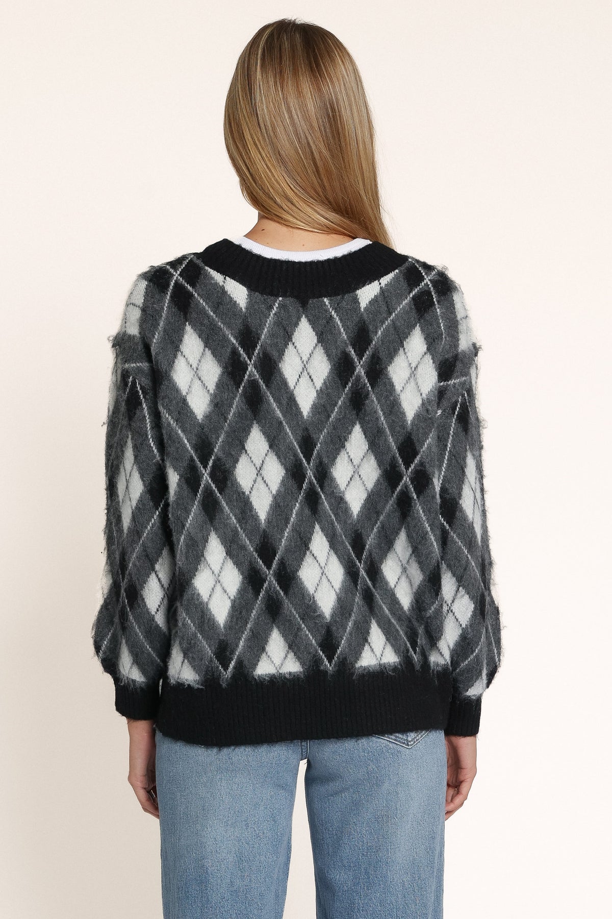KNITWEAR Carlotta V-Neck Sweater - Black Argyle