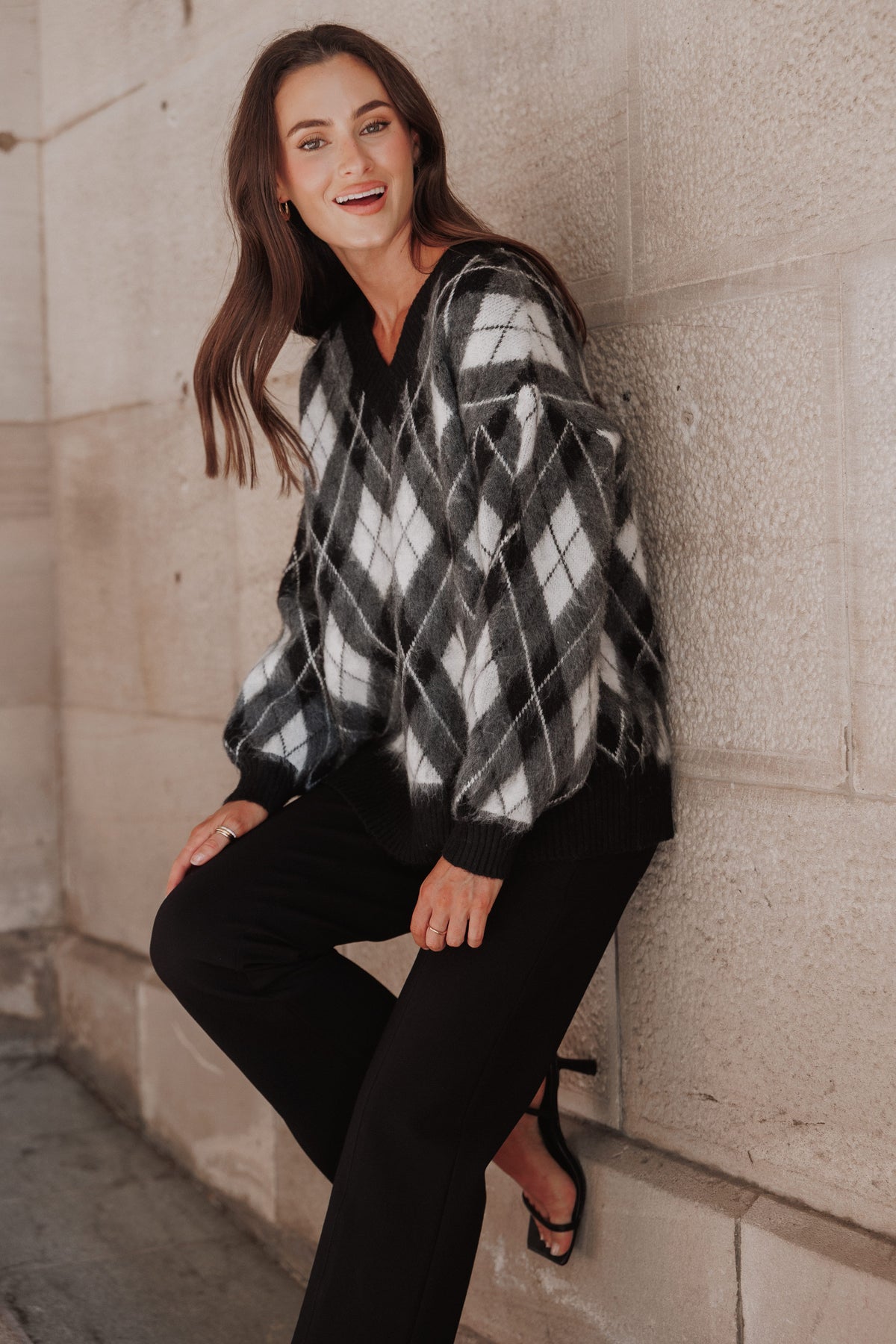 KNITWEAR Carlotta V-Neck Sweater - Black Argyle