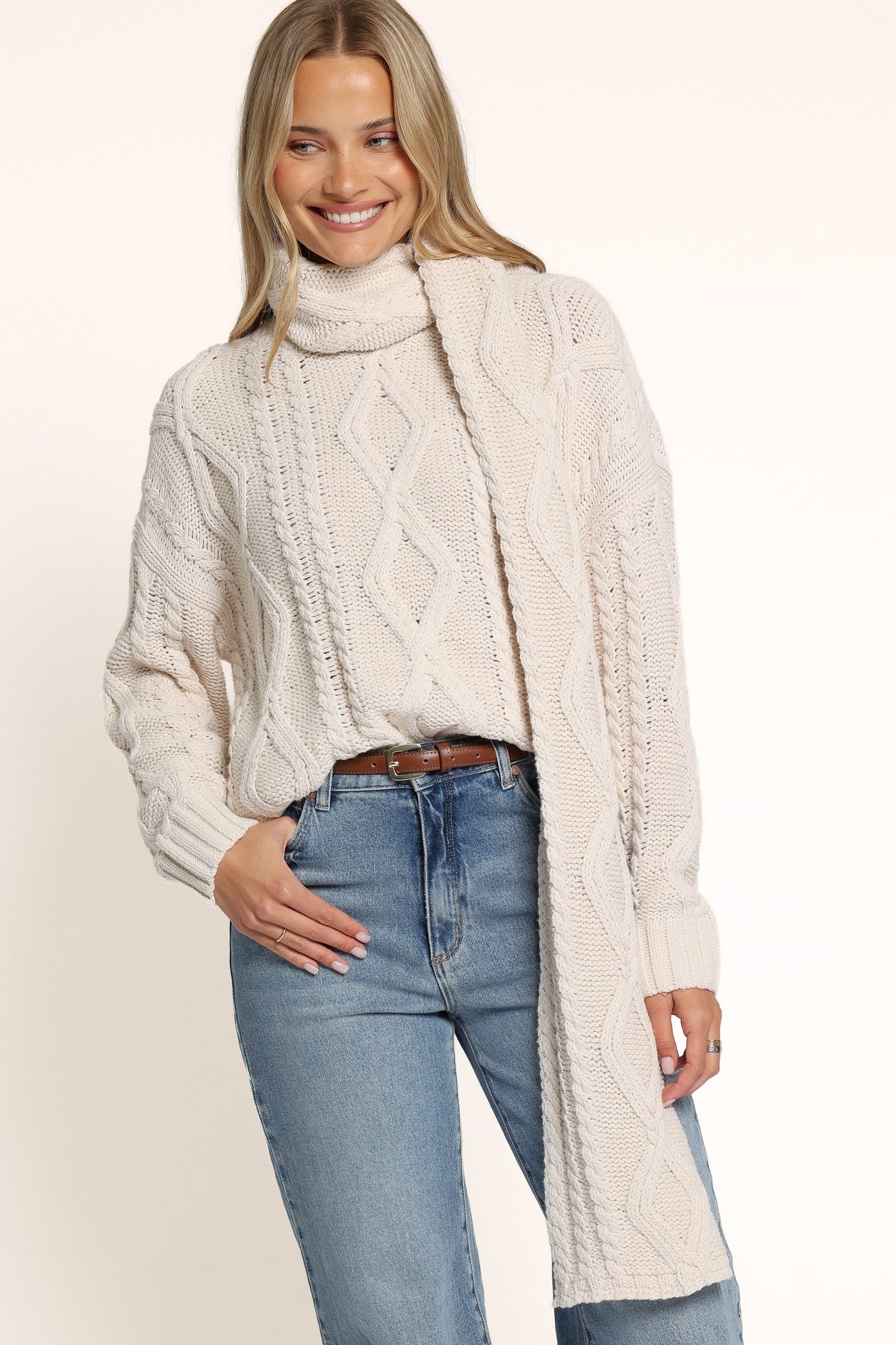 KNITWEAR Malika Cable Knit Scarf Sweater - Cream
