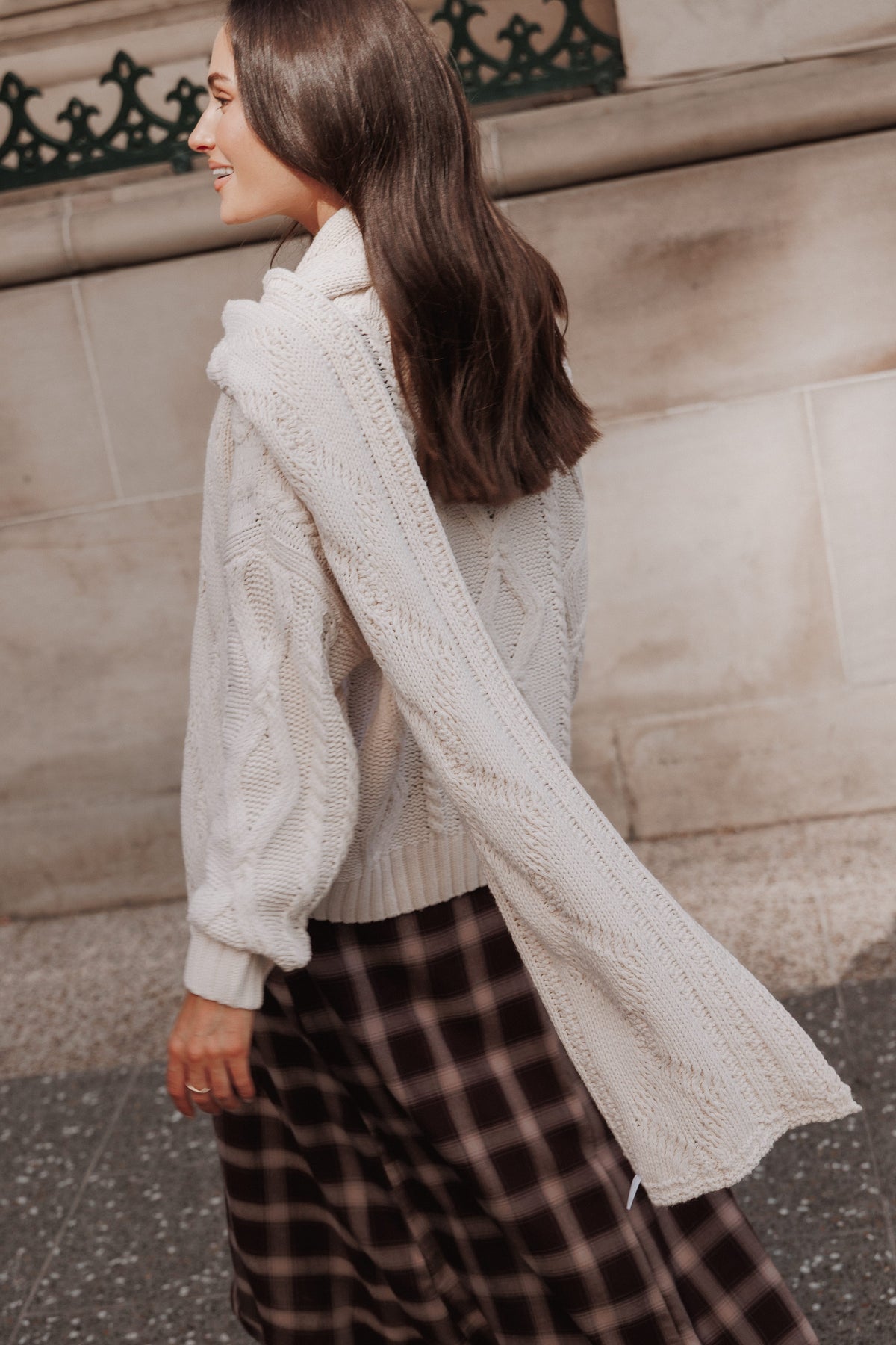 KNITWEAR Malika Cable Knit Scarf Sweater - Cream